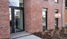 Wunderschöne Wohnung mit großer Terrasse, Tiefgaragenstellplatz und privatem Keller, gelegen im Herzen von Aubel